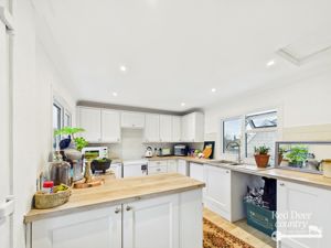 Kitchen- click for photo gallery